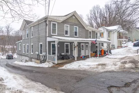 142 Main St, Hudson, NY 12534