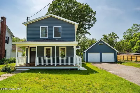 11 N Park St, Cambridge, NY 12816