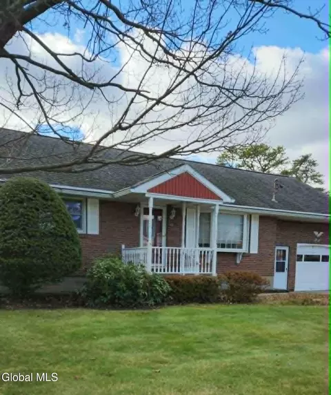 53 Niskayuna St, Schenectady, NY 12306
