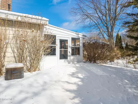Exterior - 40 Olympian Dr, Slingerlands, NY 12159 photo 7 of 10
