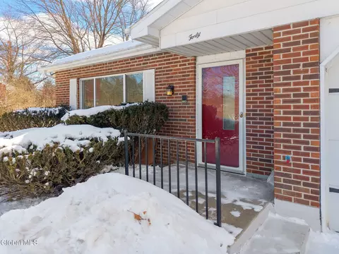 Exterior - 40 Olympian Dr, Slingerlands, NY 12159 photo 3 of 10
