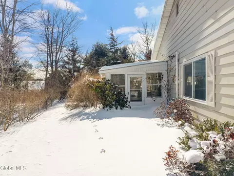 Exterior - 40 Olympian Dr, Slingerlands, NY 12159 photo 6 of 10