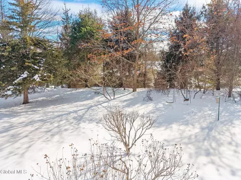 Exterior - 40 Olympian Dr, Slingerlands, NY 12159 photo 10 of 10