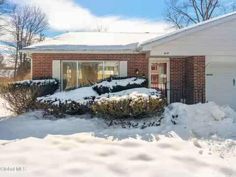 Exterior - 40 Olympian Dr, Slingerlands, NY 12159 photo 2 of 10