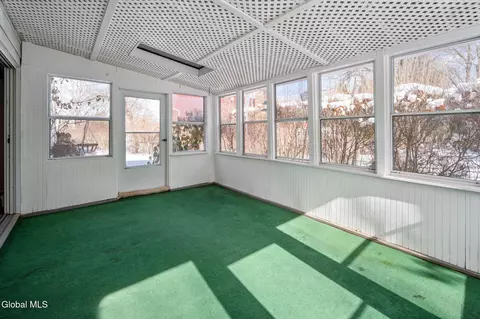 Exterior - 40 Olympian Dr, Slingerlands, NY 12159 photo 5 of 10
