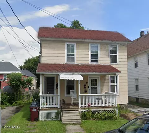 4 Fruit St, Gloversville, NY 12078
