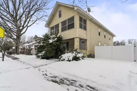 331 7th Ave, Troy, NY 12182