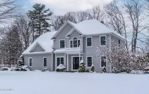 9 Sonja Ln, Malta, NY 12020