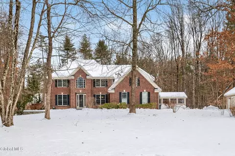 28 Winding Brook Dr, Saratoga Springs, NY 12866
