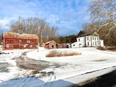 421 River Rd, Eagle Bridge, NY 12057