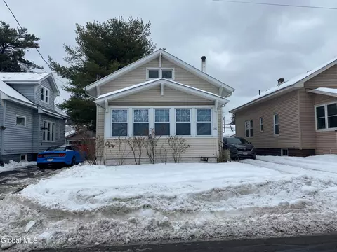 1146 Dean St, Schenectady, NY 12309