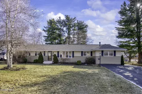 3 Kimberly St, Colonie, NY 12205