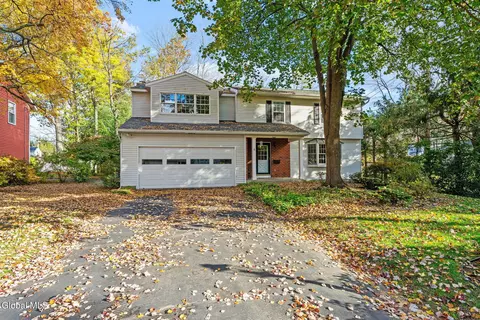 8 Wedge Rd, Delmar, NY 12054