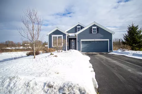 9 New Heron Dr, Mechanicville, NY 12118 photo 2