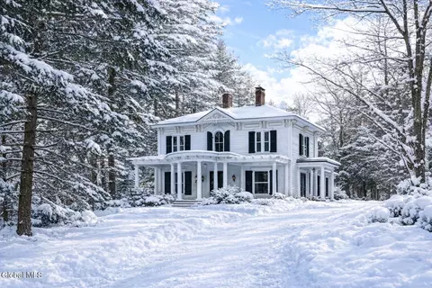 45 Locust St, Chatham, NY 12037