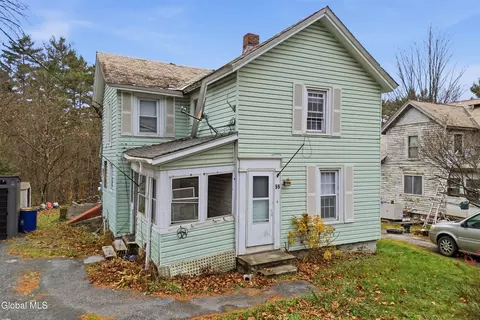 55 Pine St, Granville, NY 12832