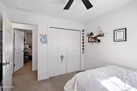 Bedroom - 1002 Grayson Pl, Schenectady, NY 12302 photo 3 of 4