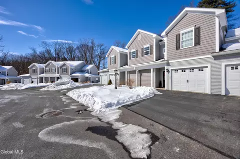 1002 Grayson Pl, Schenectady, NY 12302