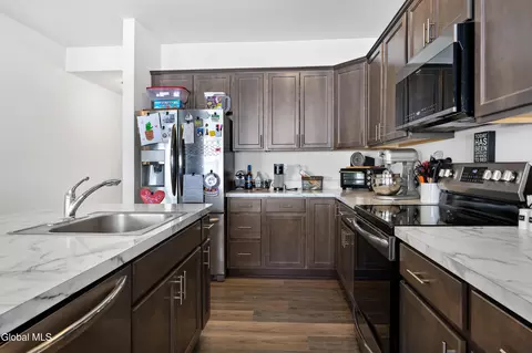 Kitchen - 1002 Grayson Pl, Schenectady, NY 12302 photo 5 of 5