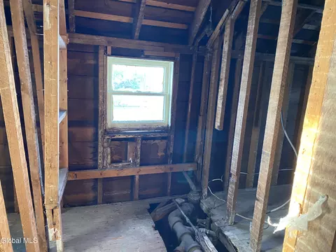 Bath - 1324 8th Ave, Schenectady, NY 12303 photo 1 of 1
