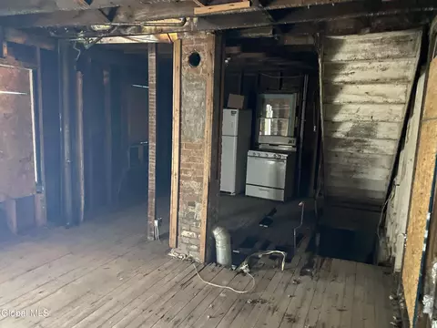 Entry Way - 1324 8th Ave, Schenectady, NY 12303 photo 1 of 2