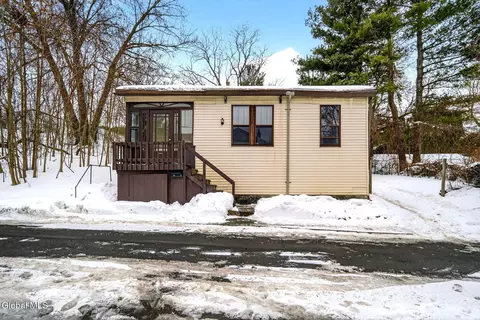 8 Caldwell St, Albany, NY 12208