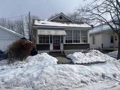 1517 Rutgers St, Schenectady, NY 12303