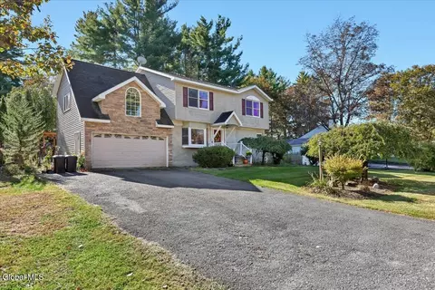 3 Ann Dr, Schenectady, NY 12303