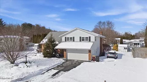 3 Wollner Ln, Rotterdam Junction, NY 12150