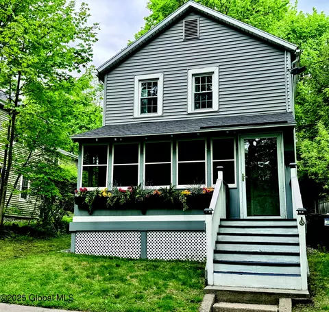 247 Maple Ave, Saratoga Springs, NY 12866