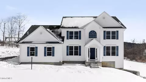 62 Park Ridge Dr, East Greenbush, NY 12061