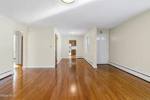 31 Magee Dr, Glenmont, NY 12077 photo 5