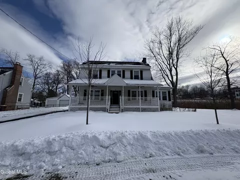 2 Hampton Ave, Rensselaer, NY 12144