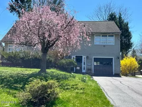 2318 Plum St, Niskayuna, NY 12309