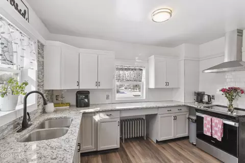 Kitchen - 12 Lawndale Ave, Schenectady, NY 12306 photo 2 of 4