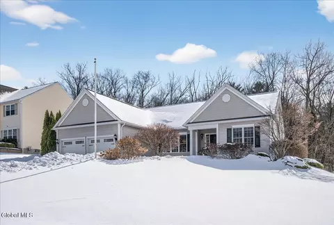 66 Shinnecock Hills Dr, Colonie, NY 12205