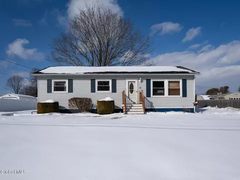 16 Royal Rd, Stuyvesant, NY 12173