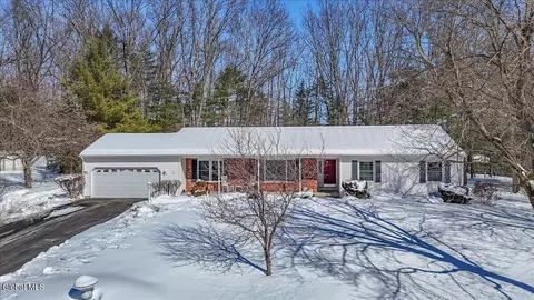 23 Christina Ct, Saratoga Springs, NY 12866