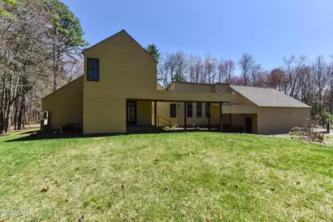 321 Ruggles Rd, Gansevoort, NY 12831
