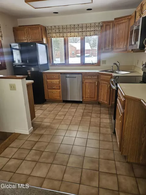 65 Woodside Dr, Glenville, NY 12302 photo 4