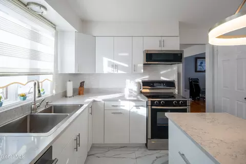 Kitchen - 933 E Pine Hill Dr, Schenectady, NY 12303 photo 1 of 6