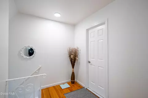 Entry Way - 933 E Pine Hill Dr, Schenectady, NY 12303 photo 2 of 4
