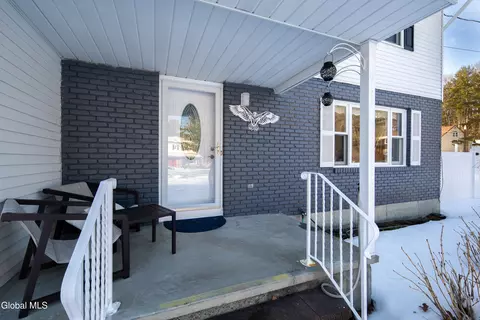 Exterior - 933 E Pine Hill Dr, Schenectady, NY 12303 photo 1 of 8
