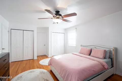 Bedroom - 933 E Pine Hill Dr, Schenectady, NY 12303 photo 3 of 8