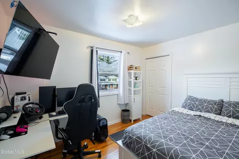 Bedroom - 933 E Pine Hill Dr, Schenectady, NY 12303 photo 8 of 8