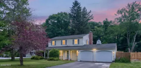 22 Bri Lan Ave, East Greenbush, NY 12061
