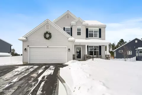 24 Winterberry Ln, Fort Edward, NY 12828