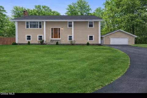 84 S Amherst Ave, Schenectady, NY 12304