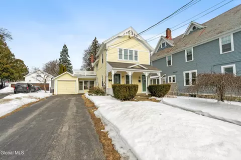 161 Lake Ave, Saratoga Springs, NY 12866