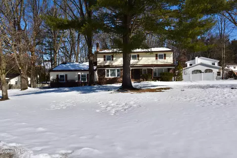 1 Brookline Dr, Clifton Park, NY 12065